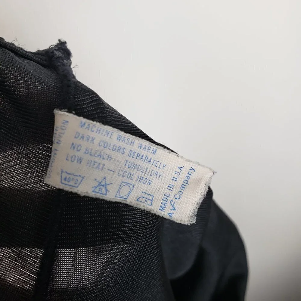 Vintage Vanity Fair Antron III Nylon Half Slip Black Back Slit Size Medium
